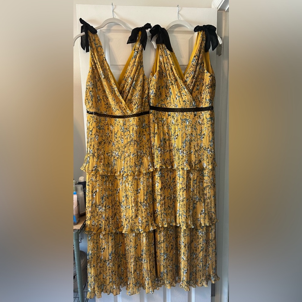 Lulu’s Such Sophistication Yellow Floral Print Pleated Tiered Dress 2 sizes L/XL